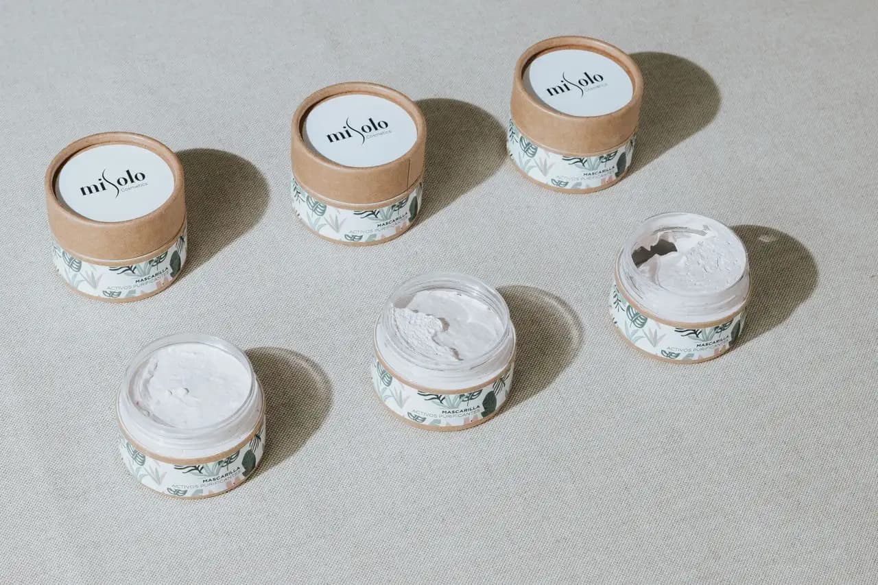 Moisturizing cream for skin care